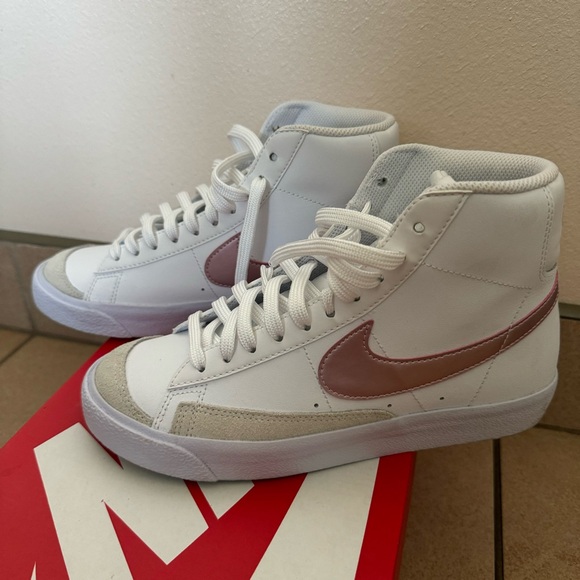 Blazer Mid '77 GS 'White Pink Glaze - Picture 8 of 8